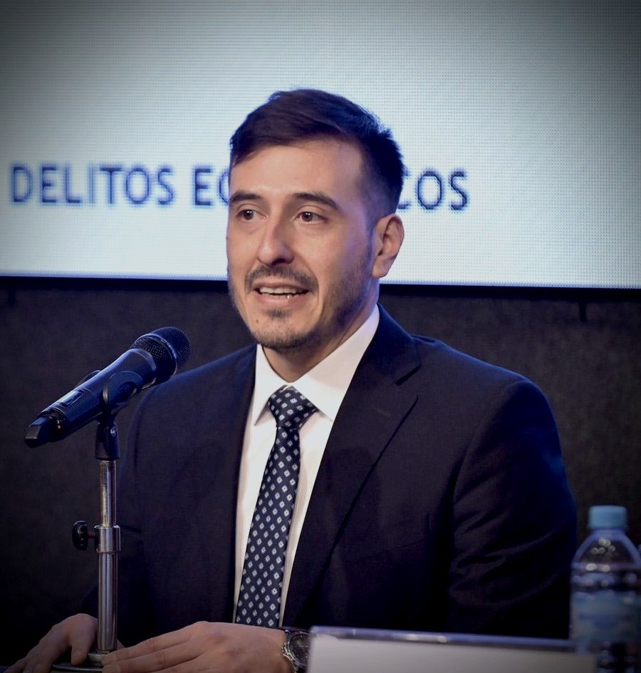 Danilo Castiglioni disertando sobre Delitos Económicos